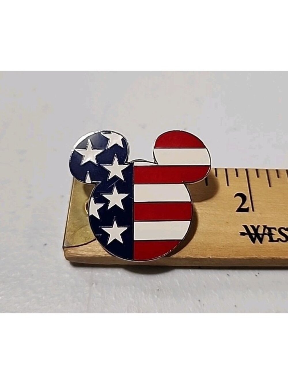 Disney pin Mickey Head American Flag Independence Day Celebration 2001